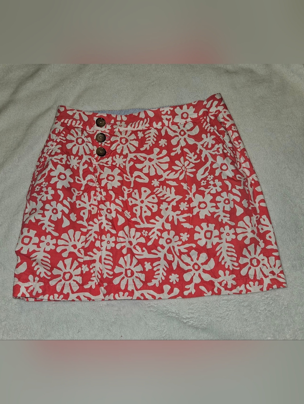 Lands End tropical floral pocket skort featuring a bold pink and white design 6P